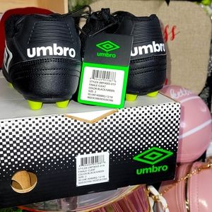 Umbro Cleats Black & Green on bottom Size 2 boys